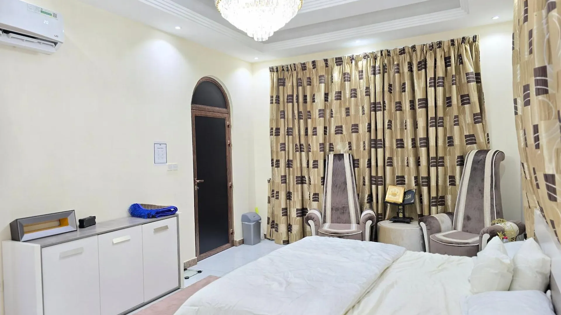 Homestay Elegant Room In Luxury Villa Ajman