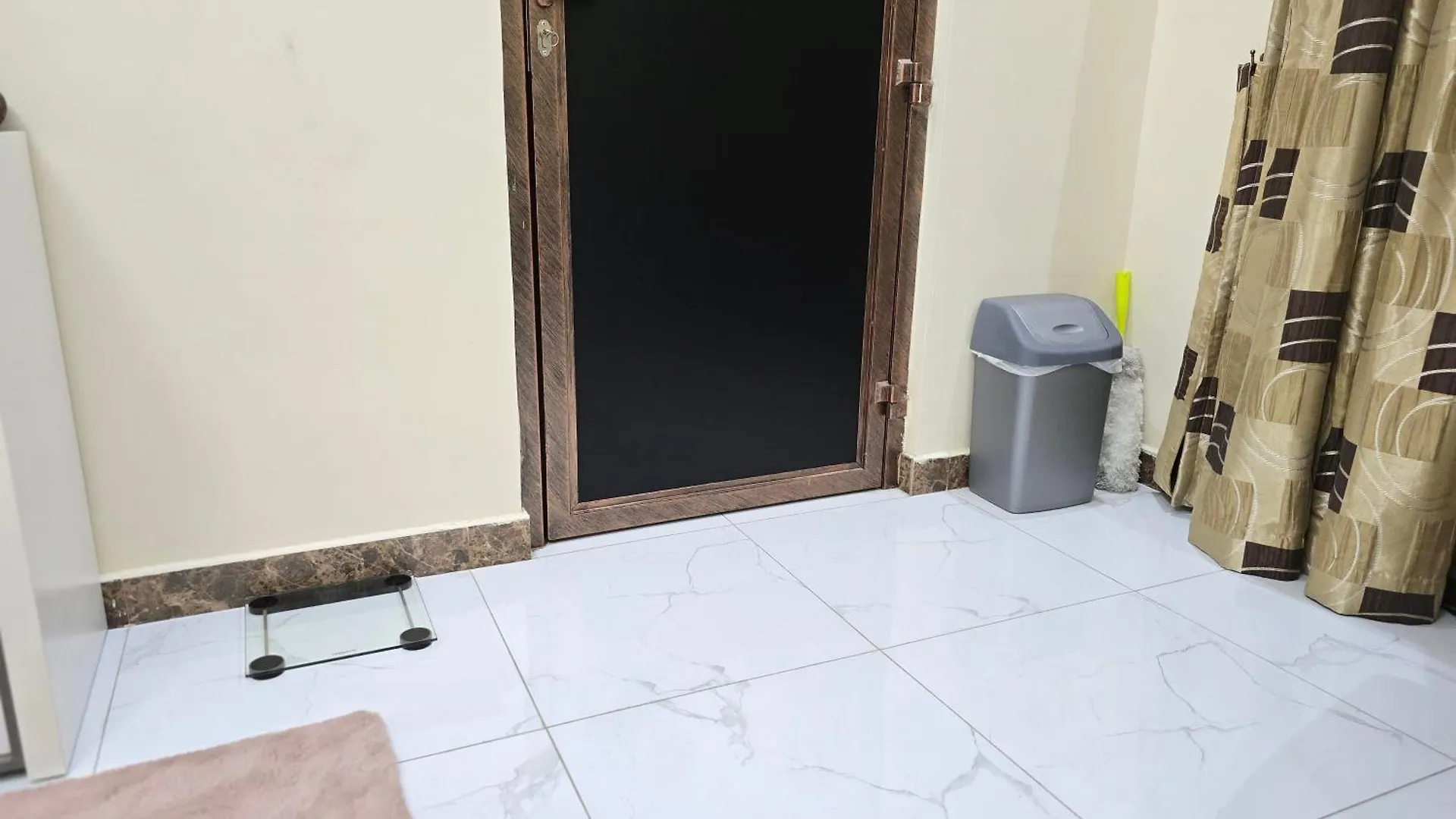 Elegant Room In Luxury Villa Ajman Homestay